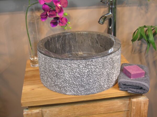 1517393707-323205-big