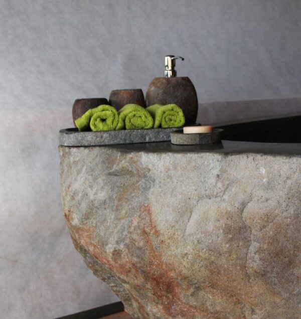 1526564458-117594-big