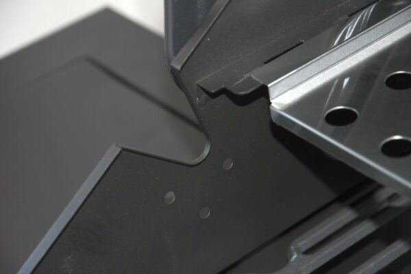 1675951916-147799-big