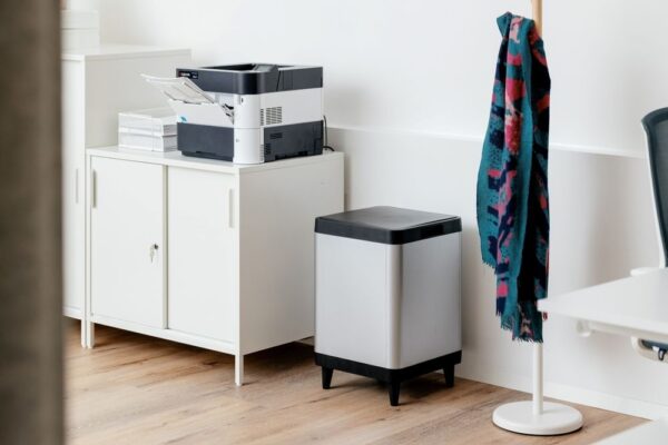 1726631735-402023-big