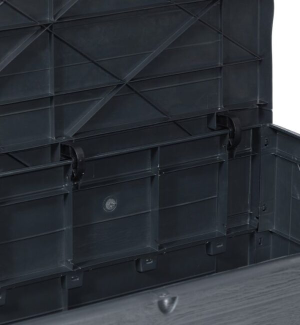 1738143810-382220-big