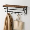 Věšák na zeď s policí, tyčí a háčky industriální styl, 66 cm