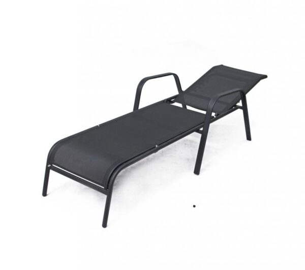 1528714652-831494-big