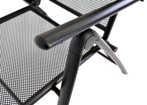 1711527957-302947-big